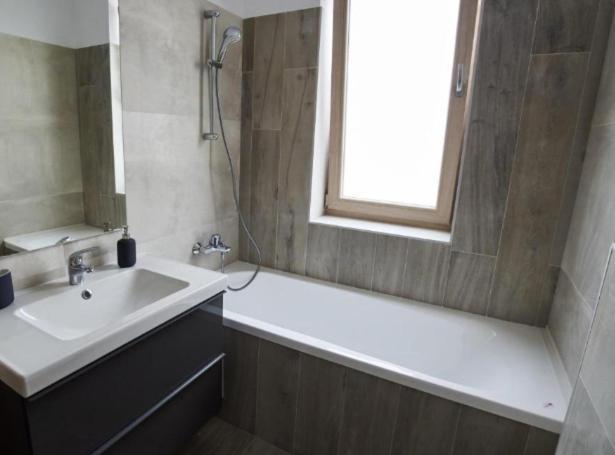 Apartament De Lux Бакэу Экстерьер фото